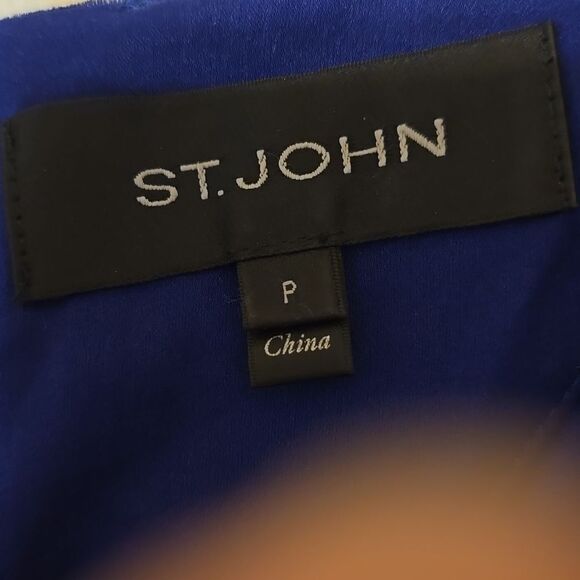 ST. JOHN VELVET TOP XS Petite ( MISSING? ) - Picture 6 of 6